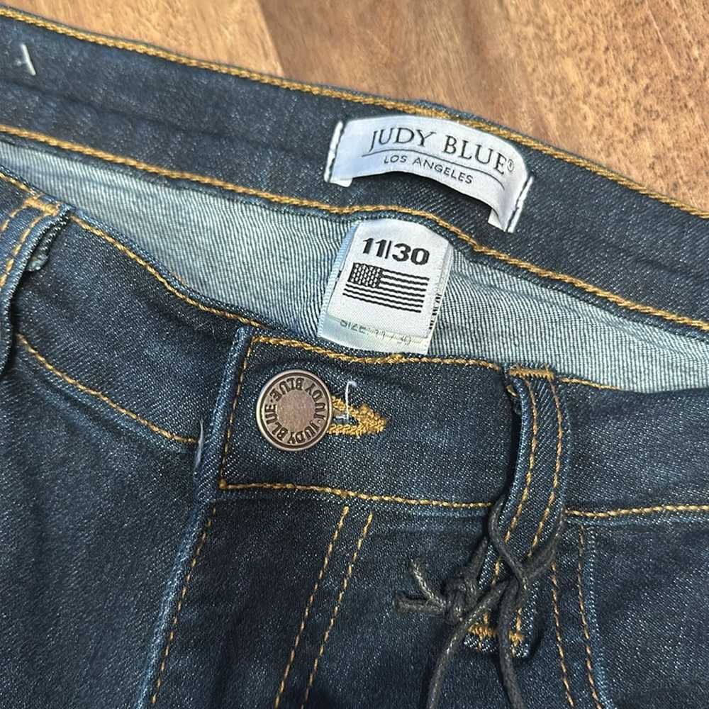 Judy Blue Skinny Jeans - Picture 2 of 4